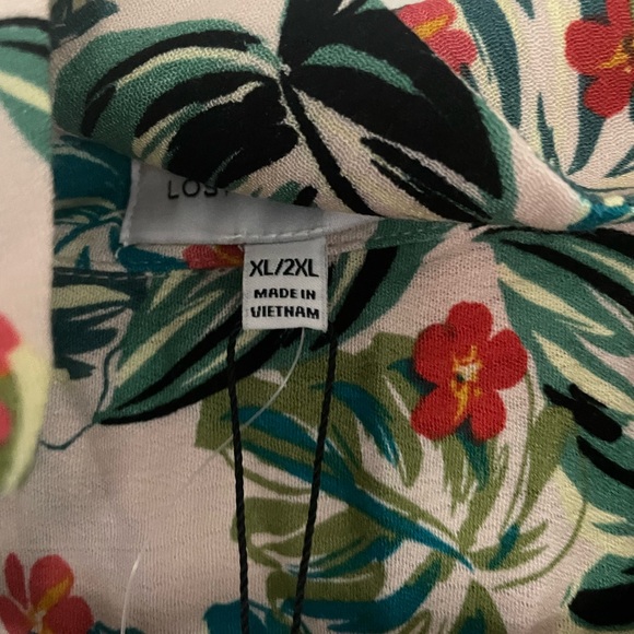 Lost and Wander beach cover up. Light weight w button closure. Never worn. - Picture 2 of 5